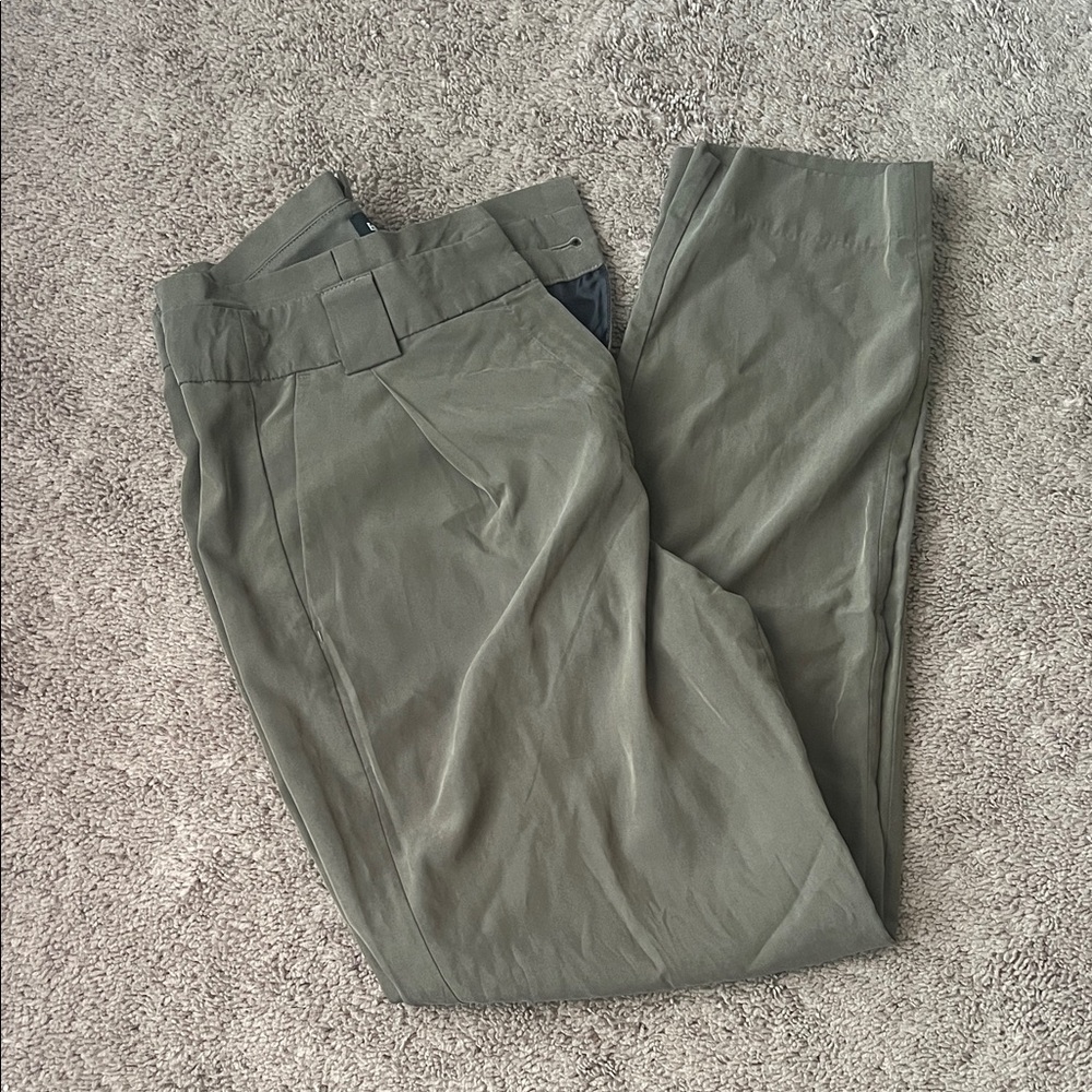 Express Olive Cropped Pants